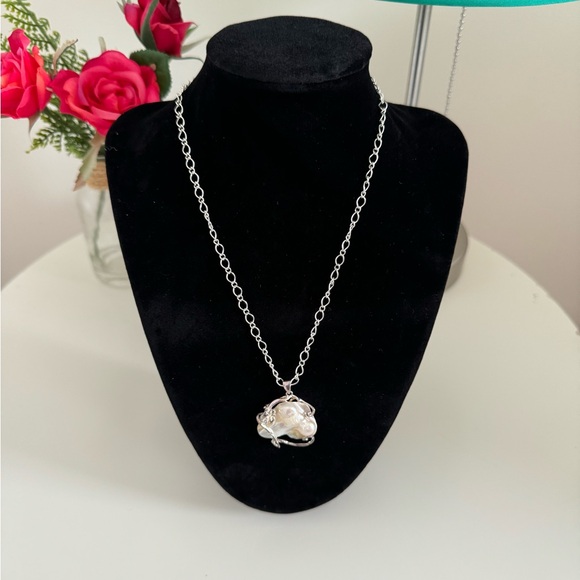 Adjustable 25” Silver-Tone Necklace with Large Baroque Blister Pearl Pendant - Picture 1 of 9